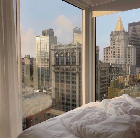 Pinterest: camrynjoycee Appartement New York, Apartment View, Paris Jackson, New York Aesthetic, Nyc Life, New York Life, Apartment Aesthetic, New York Apartment, City Apartment