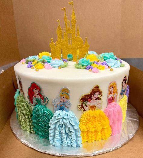 Princess Small Cake, Disney Princess Cake Buttercream, Simple Disney Princess Cake, Princess 3rd Birthday Cake, Disney Princess Birthday Cake Ideas, Birthday Cake 5th Girl, Disney Baby Princess Birthday Party, Disney Character Cake, Disney Princess Sheet Cake