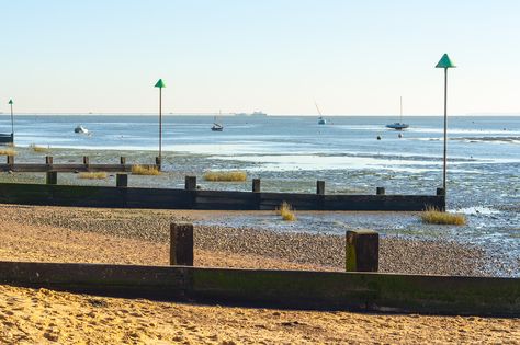 Essex Seaside Town Leigh-on-Sea Named Happiest Place To Live In Britain… Vampire Horror, British Beaches, Leigh On Sea, Go Swimming, Wheelchair Friendly, Seaside Town, Family Days Out, Place To Live, Sea Food