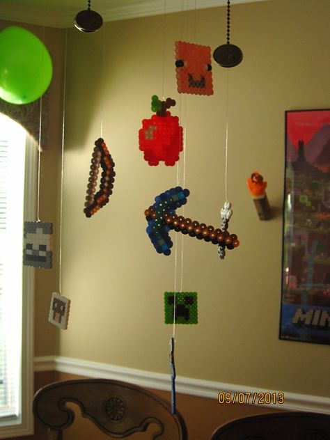 Hanging Ceiling Decor Diy, Mincraft Rooms, Minecraft Themed Bedroom, Hanging Ceiling Decor, Minecraft Perler Beads, Minecraft Decoration, Minecraft Bedroom, Minecraft Birthday Party, Welcome To My House