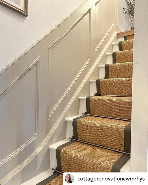 Old Staircase, Sisal Stair Runner, Cottage Hallway, Stairs And Hallway Ideas, Cottage Stairs, Stair Paneling, Carpet Staircase, Stairs Renovation, Painted Staircases