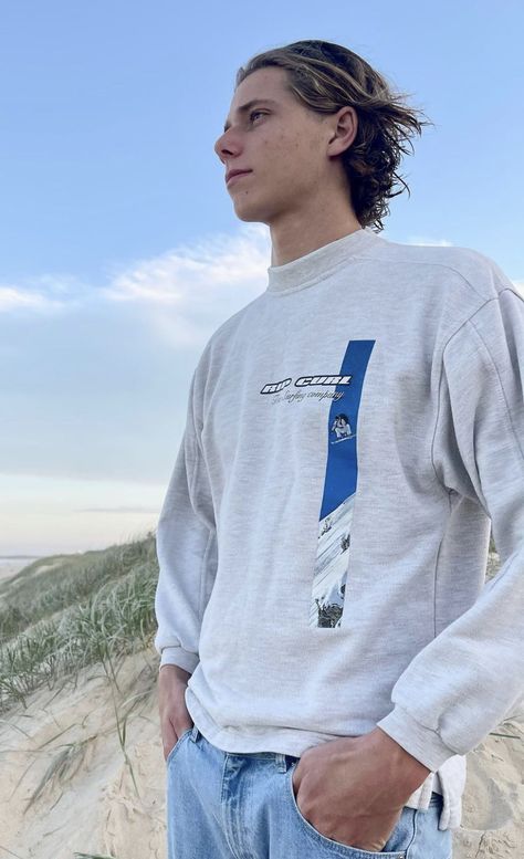 Surfer Boys Outfits, Surf Style Outfits, Skater Boys Fashion, Boy Fashion Aesthetic, 90s Surfwear, Vintage Surfwear, Mens Fits, Surfer Boys, Surf Hoodies