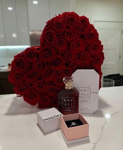 The Temporary Wife, Spoiled Girlfriend, Spoiled Wife, Romance Gifts, Cute Couple Gifts, Expensive Gifts, Gift Bouquet, Flowers Bouquet Gift, Romantic Gestures