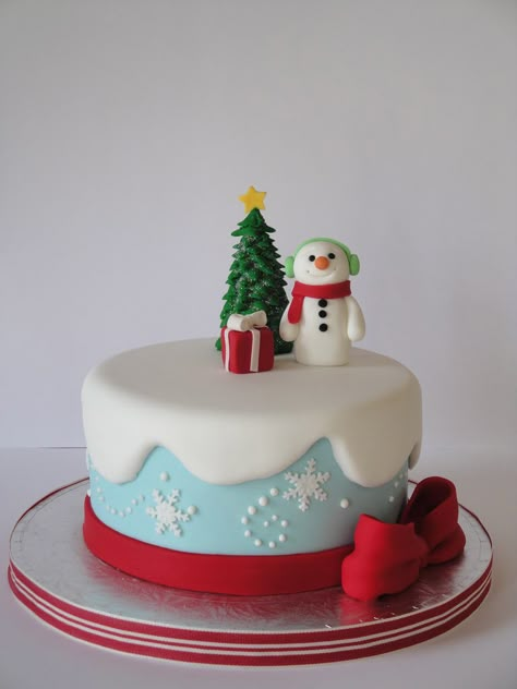 Frosty the Snowman | This was a demo cake that I made while … | Flickr Winter Torte, Torte Creative, Snowman Cake, Christmas Cake Designs, Torte Cupcake, Christmas Cake Decorations, Xmas Cake, Winter Cake, Christmas Cupcakes