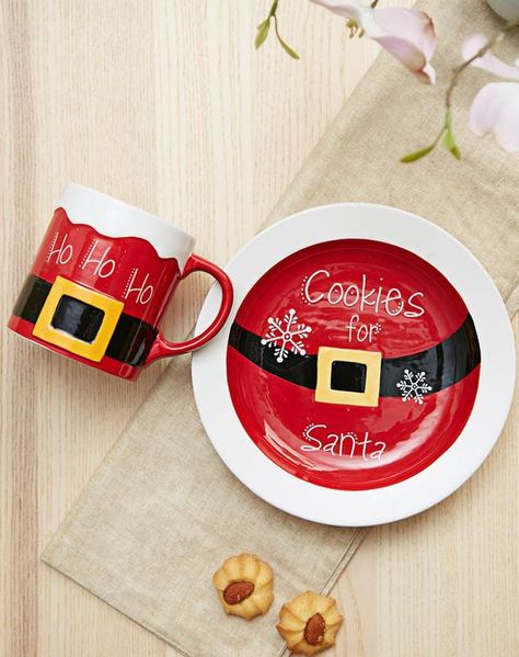 Xmas Plates, Diy Christmas Mugs, Holiday Glassware, Santa Belt, Cookies For Santa Plate, Diy Pottery Painting, Cookie Plate, Santa Plate, Christmas Craft Fair