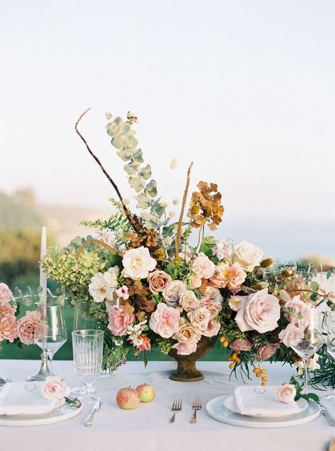 Wedding Centerpiece, Floral Arrangement Flower Centrepieces, Wedding Color Palette Ideas, Romantic Wedding Receptions, Wedding Reception Flowers, Wedding Sparrow, Guest Table, Copper Wedding, Wedding Floral Centerpieces, Wedding Centrepieces