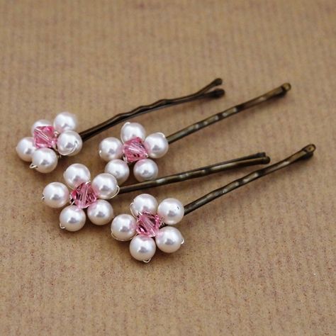 Flower girl hair slides. Swarovski pearls and crystals. Pink flower bobby pins. Pearl hair pins. Melissa Morgan Designs Beaded Flower Hair Clip, How To Make Hair Assesories, Bobby Pins Diy, Diy Hair Accessories Tutorial, Pearl Clips, Hair Pins Diy, Diy Earrings Materials, Flower Bobby Pins, Hair Accessories Tutorial