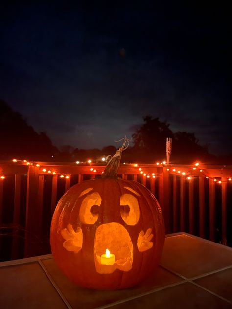 Screaming Pumpkin Carving, Birthday Pumpkin Carving, Scared Pumpkin, Small White Pumpkin Carving Ideas, Scared Pumpkin Face, Movie Pumpkin Carving Ideas, Long Pumpkin Carving Ideas, Scream Pumpkin Carving, Pumpkin Carving Ideas Funny