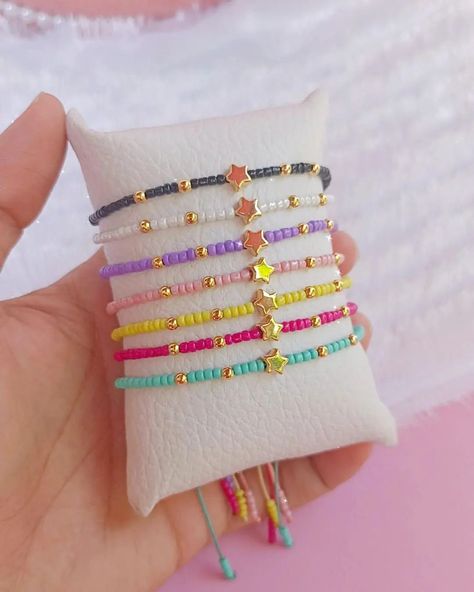 Ideas Para Pulseras, Handmade Jewelry Diy Bracelets, Crochet Store, Bracelets Handmade Diy, Jewerly Beads, Beading Jewelery, Beaded Necklace Diy, Diy Bracelet Designs, Diy Bracelets Patterns