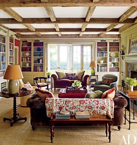 The family room contains a chesterfield sofa designed by Schafer and upholstered in a Nancy Corzine velvet | archdigest.com English Farm, Chesterfield Sofa Design, English Decor, Casa Vintage, Traditional Living, Family Room Design, A Living Room, Farmhouse Living, Table Tops