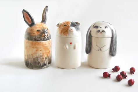 BarruntandoCeramics - Etsy Dog Urns, Pet Urn, Black Pigment, Types Of Animals, Pet Urns, Image Icon, Animal Faces, Modern Ceramics, White Clay