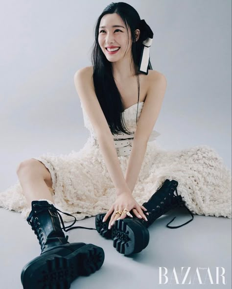 #girlsgeneration #snsd #tiffany Girls' Generation Tiffany, Tiffany Girls, Tiffany Snsd, Snsd Tiffany, Tiffany Hwang, Tiffany Young, Girls' Generation, Face Girl, Harper’s Bazaar