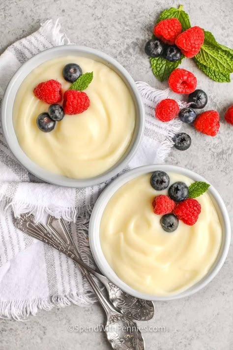 Homemade Vanilla Custard, Vanilla Custard Recipe, Custard Recipe Easy, Vanilla Pudding Recipes, Easy Tiramisu Recipe, Easy Custard, Custard Ice Cream, Homemade Custard, Custard Pudding