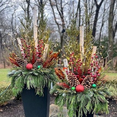 25 Best Winter Planters for Front Porch | Balcony Garden Web Outdoor Christmas Planters Winter Porch, Winter Planters Front Porches, Planters For Front Porch, Winter Planter Ideas, Front Porch Balcony, Outdoor Holiday Planters, Front Porch Flower Pots, Recycled Christmas Decorations, Winter Planters