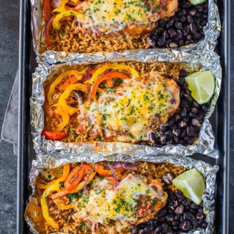 Foil Pack Recipes, Chicken Foil Packets, Foil Pack Dinners, Foil Packet Dinners, Southwestern Chicken, Foil Pack Meals, Foil Dinners, Foil Packet Meals, Southwest Chicken