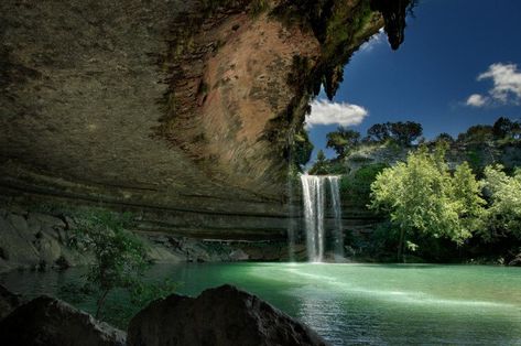 12 Places You Recognize From Texas That Showed Up In Famous Movies Hamilton Pool Preserve, Hamilton Pool, Texas Places, Texas Vacations, Best Vacation Spots, Texas Travel, Swimming Holes, Road Trip Fun, Texas Hill Country