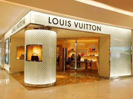 Louis Vuitton Store Interior, Spectrum Of The Seas, Chinese Market, Louis Vuitton Store, Perfume Packaging, Shop Front, Store Interior, Royal Caribbean, Shop Interior Design