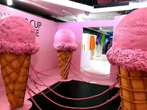 The Art of Ice Cream Experience in Scottsdale included pop-up exhibits that display a plethora of ice cream types! Outdoor Seating Design, Ice Cream Festival, Ice Cream World, Best Places To Take Pictures, Candy Room, Ice Cream Ideas, Places To Take Pictures, Ice Cream Art, Ice Cream Shops