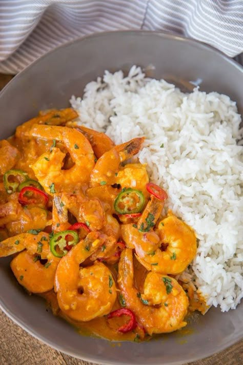 Indian Shrimp, Shrimp Curry, Plats Healthy, Curry Shrimp, Curry Dishes, Shrimp Dishes, Coconut Recipes, Indian Spices, Indian Cooking