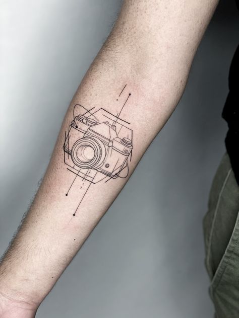 Tattoos About Photography, Travel And Photography Tattoo, Camera Tattoo Design Photographers, Cinema Tattoo Ideas, Photography Tattoo Ideas, Photographer Tattoo Ideas, Camera Tattoo Ideas, Chester Tattoo, Vintage Camera Tattoos