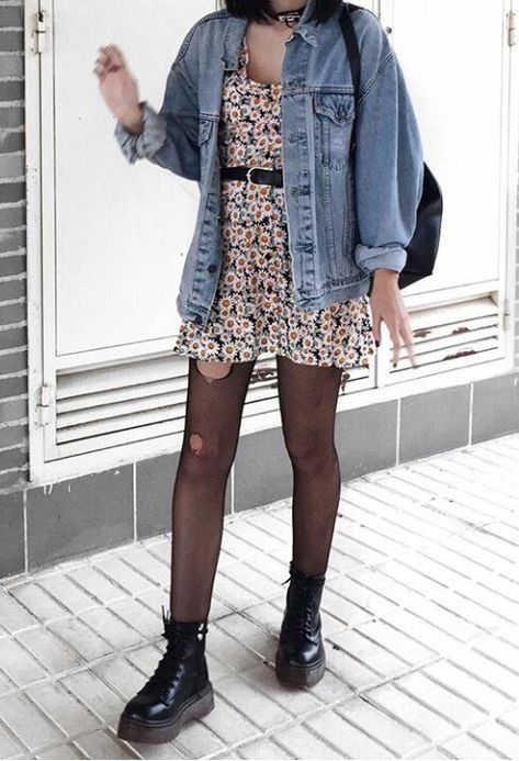 90s Looks Outfits Vintage, Artistic Outfits Aesthetic, Denim Jacket Outfit Women, 90s Grunge Outfits, Tumblr Style, Hipster Aesthetic, Outfits Floral, Korean Summer Outfits, 일본 패션