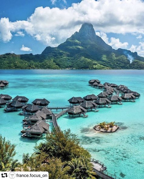 Tropical Honeymoon Destinations, Bora Bora Hotels, Bora Bora Resorts, Tropical Honeymoon, Bora Bora French Polynesia, Landscape Beach, Wish You Were Here, Nature View, Destination Voyage