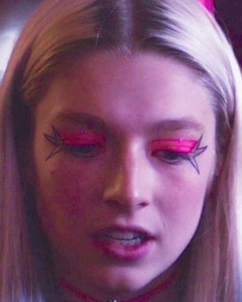 Euphoria Makeup Jules, Mystique Makeup, Cassie Maddy, Jules Euphoria, Best Makeup Looks, Abstract Makeup, Healthy Makeup, Euphoria Makeup, Hunter Schafer