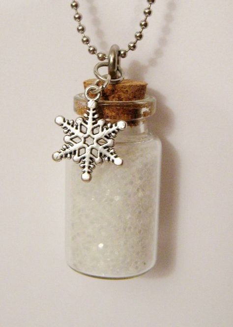 Vial Jewelry, Snow Necklace, Ocean Bottle, Tiny Bottles, Magic Snow, Vial Necklace, Tiny Jars, Magic Bottles, Decor Vase