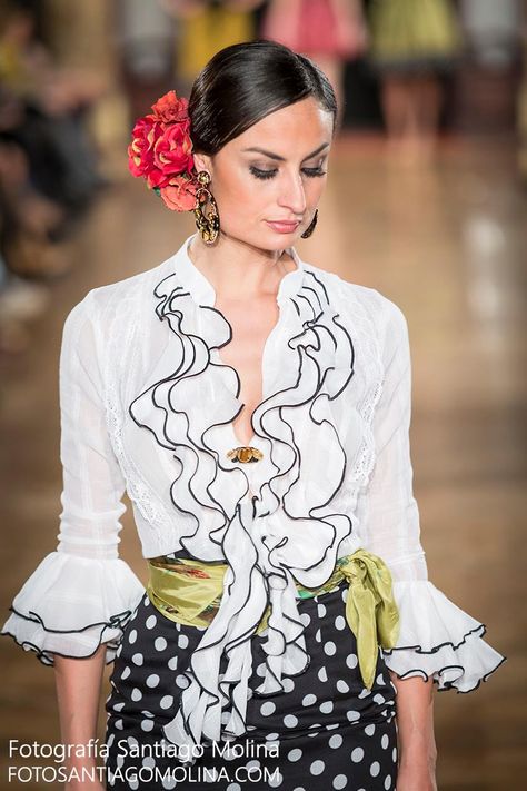 Pitusa Gasul blouse. Lovely. Flamenco Costume, Flamenco Dress, Spanish Fashion, Fashion Tops Blouse, Blouse Vintage, White Blouse, Ladies Tops Fashion, Fashion Tops, Stylish Dresses