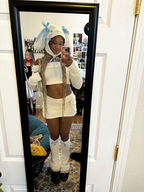 Good And Evil Halloween Costumes, Cinnamon Roll Halloween Costume, Sanrio Cinnamoroll Outfit, Cinnamon Roll Costume, Cinnamoroll Rave Outfit, Cinnamoroll Halloween Costume, Cinnamonroll Cosplay, Hello Kitty Rave Outfit, Sanrio Halloween Costume