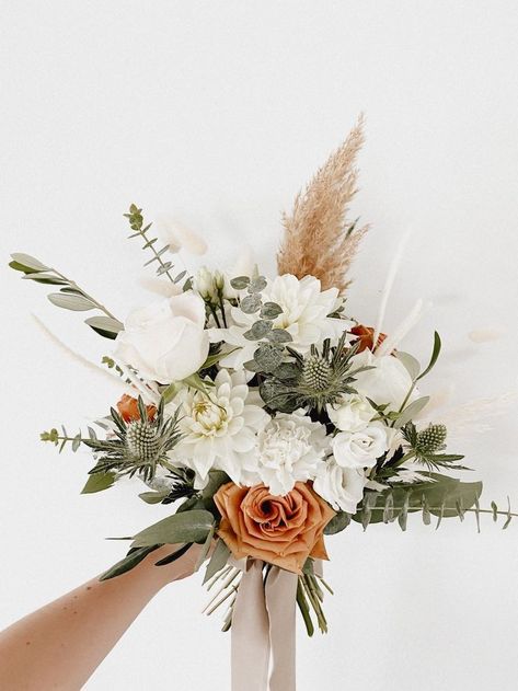 Boho Wedding Bouquet, Bridal Bouquet Fall, Boho Wedding Flowers, Bridal Bouquet Flowers, Boho Bouquet, Fall Wedding Bouquets, Fall Wedding Flowers, Wedding Flower Inspiration, Wedding Mood