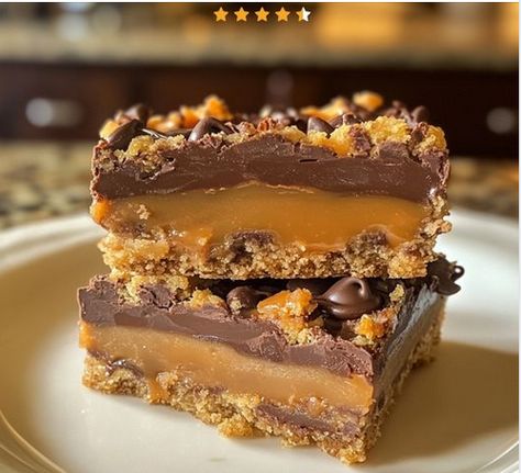 Butterfinger Caramel Crunch Bars – Easy Family Recipes Butterfinger Caramel Crunch Bars, Butterfinger Dessert, Desserts Bars, Dessert Bars Recipes Easy, Crunch Bars Recipe, Chocolate Car, Week Meals, Sweet Bakes, Crunch Bars