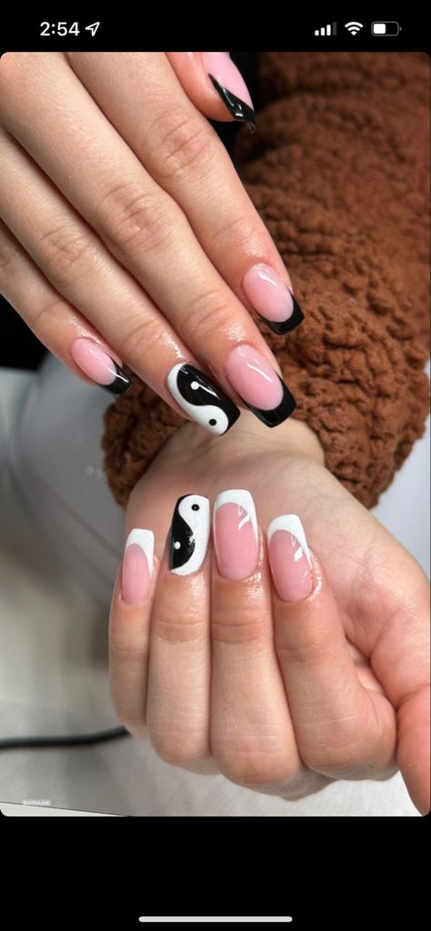 Ying yang nails Nails Ying And Yang, Nail Inspo Ying Yang, French Ying Yang Nails, Yin And Yang Nails Short, Hung Yang Nails, Yen Yang Nails, Nail Ideas Ying Yang, Ying Yang French Tip Nails, Ting And Yang Nails