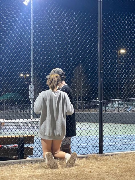 couples pics. candid pictures. couples poses. tennis. tennis pictures. Tennis Boyfriend Aesthetic, Tennis Girlfriend Aesthetic, Tennis Couple Aesthetic, Tennis Boyfriend, Tennis Girlfriend, Tennis Pose, Tennis Couple, Cheer Couples, Athletic Couples