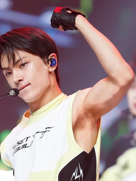 Jay Enhypen Arms, Jay Armpit, Jay Abs, Boyfriend Pictures Kpop, Enhypen As Your Boyfriend, Jay Hot, Fashion Business Plan, Jay Enha, As Your Boyfriend