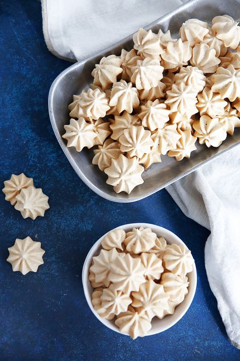 Maple Meringue, Meringue Cookie Recipe, Elegant Cookies, Maple Recipes, Lexi's Clean Kitchen, Meringue Recipe, Meringue Cookies, Paleo Dessert, Healthy Cookies