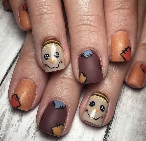 Beautiful Fingers, Fall Toe Nails, Scarecrow Makeup, Neat Nails, Thanksgiving Nail Designs, Thanksgiving Nail Art, Thanksgiving Nail, Halloween Scarecrow, Fingernail Designs