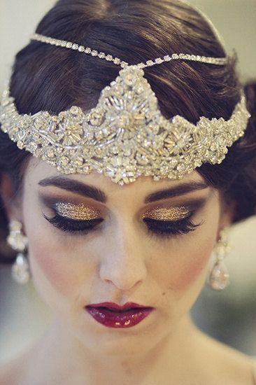 20s Hairstyles, Great Gatsby Makeup, Gatsby Makeup, Maquillage Goth, Look Gatsby, 1920s Makeup, Hairstyles Photos, Lace Headpiece, 1920s Hair