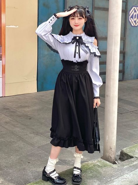 Girly Kei, Kei Fashion, Jirai Kei, Casual Skirt Outfits, Skirt High Waist, Ruffles Fashion, Black High Waist, Shorts Pants, A Skirt