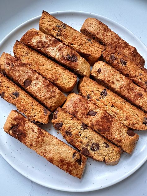 Almond Flour Mandel Bread (Passover friendly!) - rachLmansfield Mandel Bread Recipe, Bread Made With Almond Flour, Mandel Bread, Make Almond Flour, Gluten Free Shortbread, Bread Gluten Free, Passover Desserts, Almond Flour Bread, Flour Bread