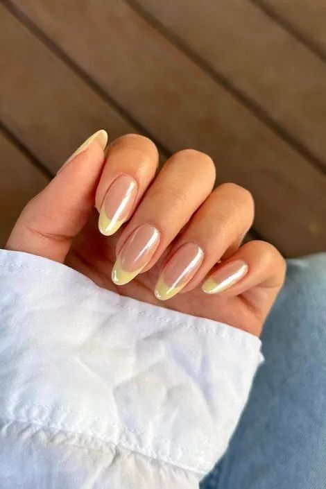 Yellow Chrome French Tip Nails, Nails August 2024, Cute Yellow Nail Ideas, Glazed French Nails, Glazed French Tip Nails, Feminine Nails Classy, French Color Nails, Nails Printemps, Color French Nails