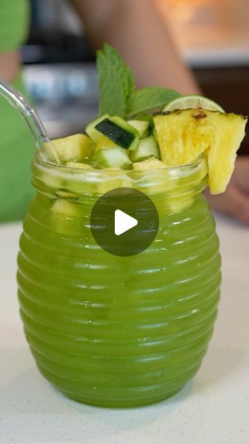 Agua Fresca Cucumber Lime, Cucumber Aqua Fresca, Cucumber Agua Fresca, Fresca Drinks, Juice Diet Recipes, Cucumber Water Benefits, Healthy Juice Drinks, Homemade Soda, Mexican Drinks