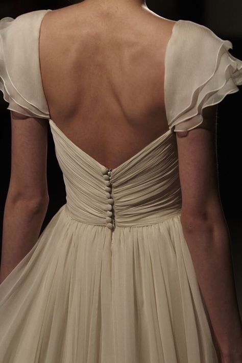 Softness and draping Silk Lingerie, Beauty Dress, Marchesa, Looks Style, Mode Inspiration, Silk Chiffon, Fancy Dresses, Dream Dress, Lanvin