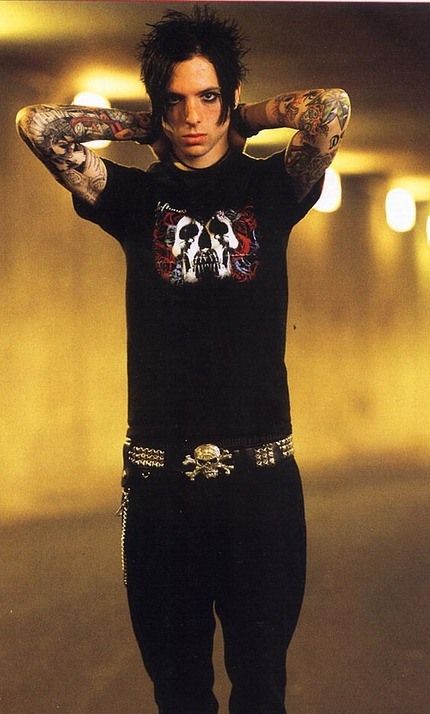 billy martin Billy Martin Good Charlotte, Boy Closet, Emo Scene Outfits, Benji Madden, Billy Martin, Pop Punk Fashion, Good Charlotte, Music Images, Asking Alexandria