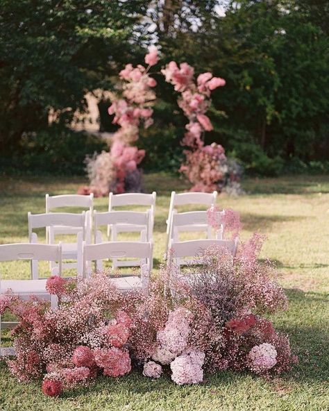 lush floral ceremony decor Trille Floral, Lilac Wedding Bouquet, Table Rose, Lush Wedding, Floral Installations, Floral Wedding Decorations, Lilac Wedding, Geometric Wedding, Ceremony Inspiration