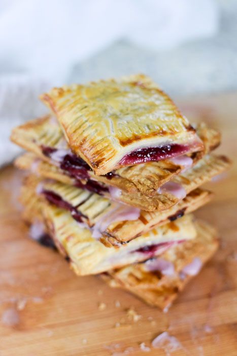 An easy homemade rendition of the classic breakfast toaster pastries made with flaky crust and fruity, warm, cherry filling. Recipe by Dash of Jazz Homemade Cherry Poptarts, Cherry Poptart, Homemade Poptarts, Toaster Pastries, Drinks Summer, Cherry Filling, Classic Breakfast, Flaky Crust, Hand Pies