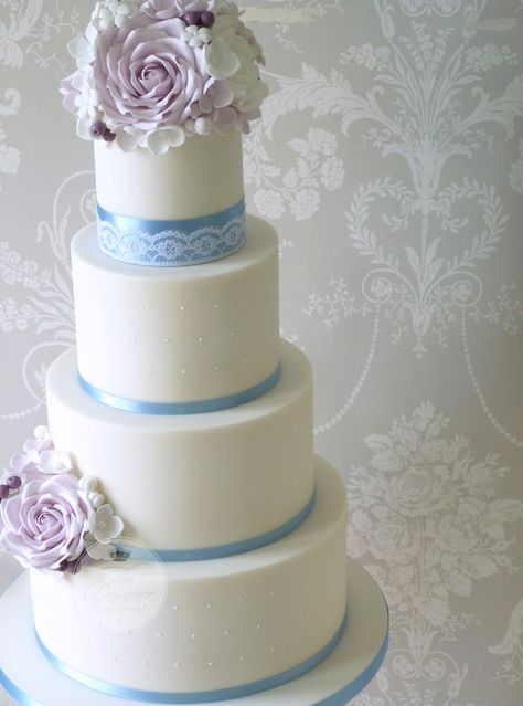 Blue and lilac wedding cake | Isabelle Bambridge | Flickr Lilac And Baby Blue Wedding, Baby Blue Wedding Cake, Blue Wedding Cake Ideas, Lilac Wedding Cake, Wedding Cakes Lilac, Baby Blue Wedding, Blue Wedding Cake, Designer Cake, Wedding Cake Ideas