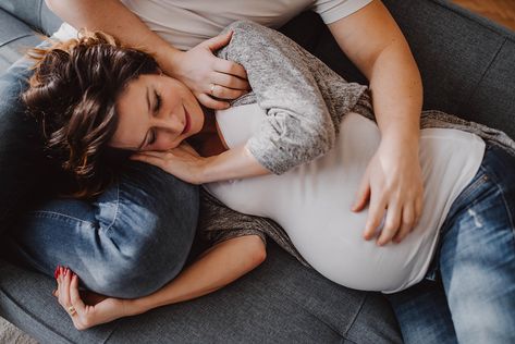 Cosy Family Home, Indoor Maternity Photos, Lifestyle Maternity Photography, Home Maternity Photography, Indoor Maternity Photography, Maternity Photography Family, Maternity Photography Poses Couple, Pregnancy Photos Couples, Couple Pregnancy Photoshoot