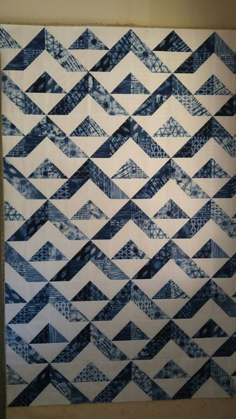 2 Color Half Square Triangle Quilts, 2 Color Hst Quilt Patterns, Half Square Triangle Quilts Ideas, Hst Quilt Patterns Layout, Three Color Quilts, Hst Quilt Patterns, 2 Color Quilts, Mountain Ideas, Hst Quilt