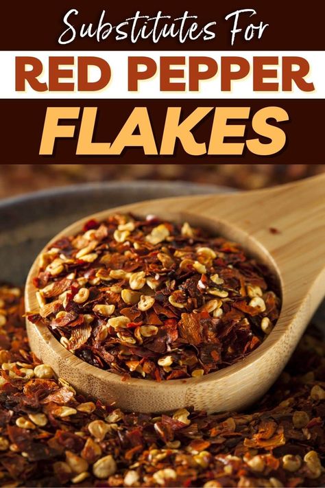 Need some quick substitutes for red pepper flakes? You’ve come to the right place! From peppering your pizza to heating up a stew, I’ve got you covered. Vegetarian Chile, Dried Chili Peppers, Stuffed Anaheim Peppers, Dried Peppers, Red Chili Peppers, Crushed Red Pepper Flakes, Red Chili, Red Pepper Flakes, Chili Pepper